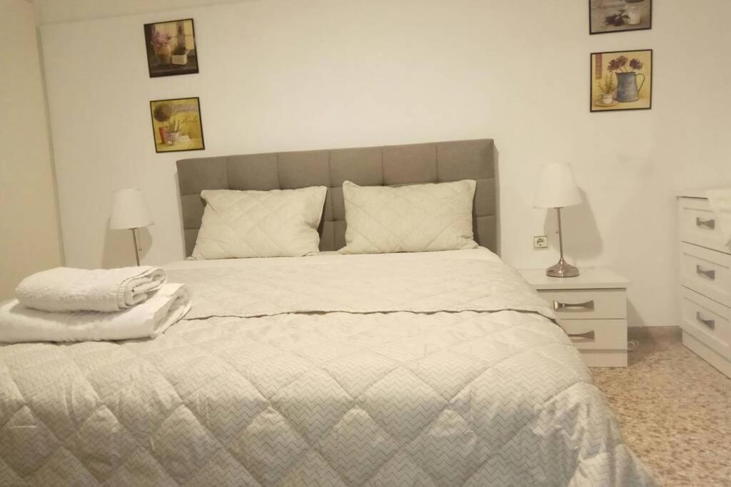 Central Town House 60M2**** El Pireo Exterior foto