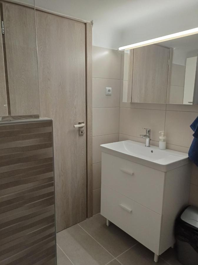 Central Town House 60M2**** El Pireo Exterior foto
