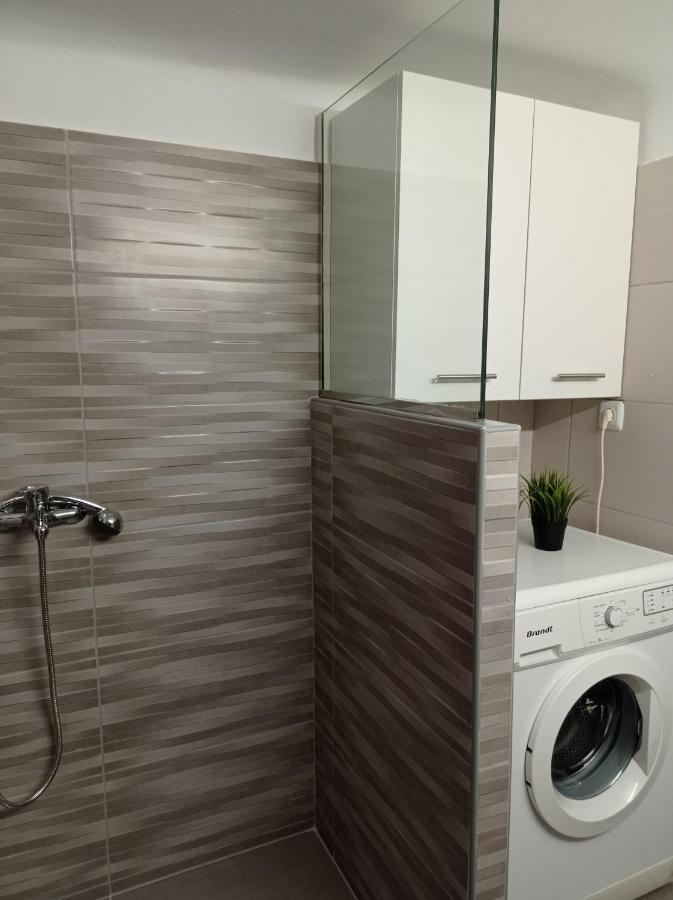Central Town House 60M2**** El Pireo Exterior foto