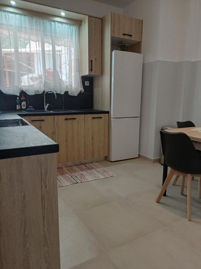 Central Town House 60M2**** El Pireo Exterior foto